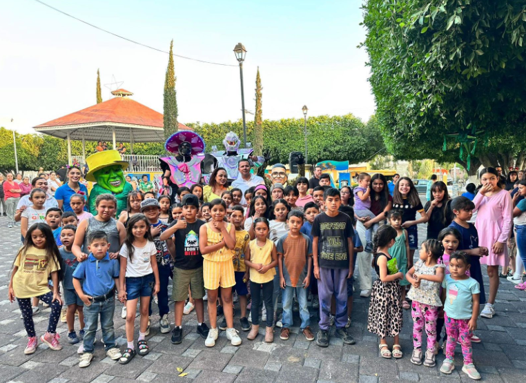 Animadores Moy con gente